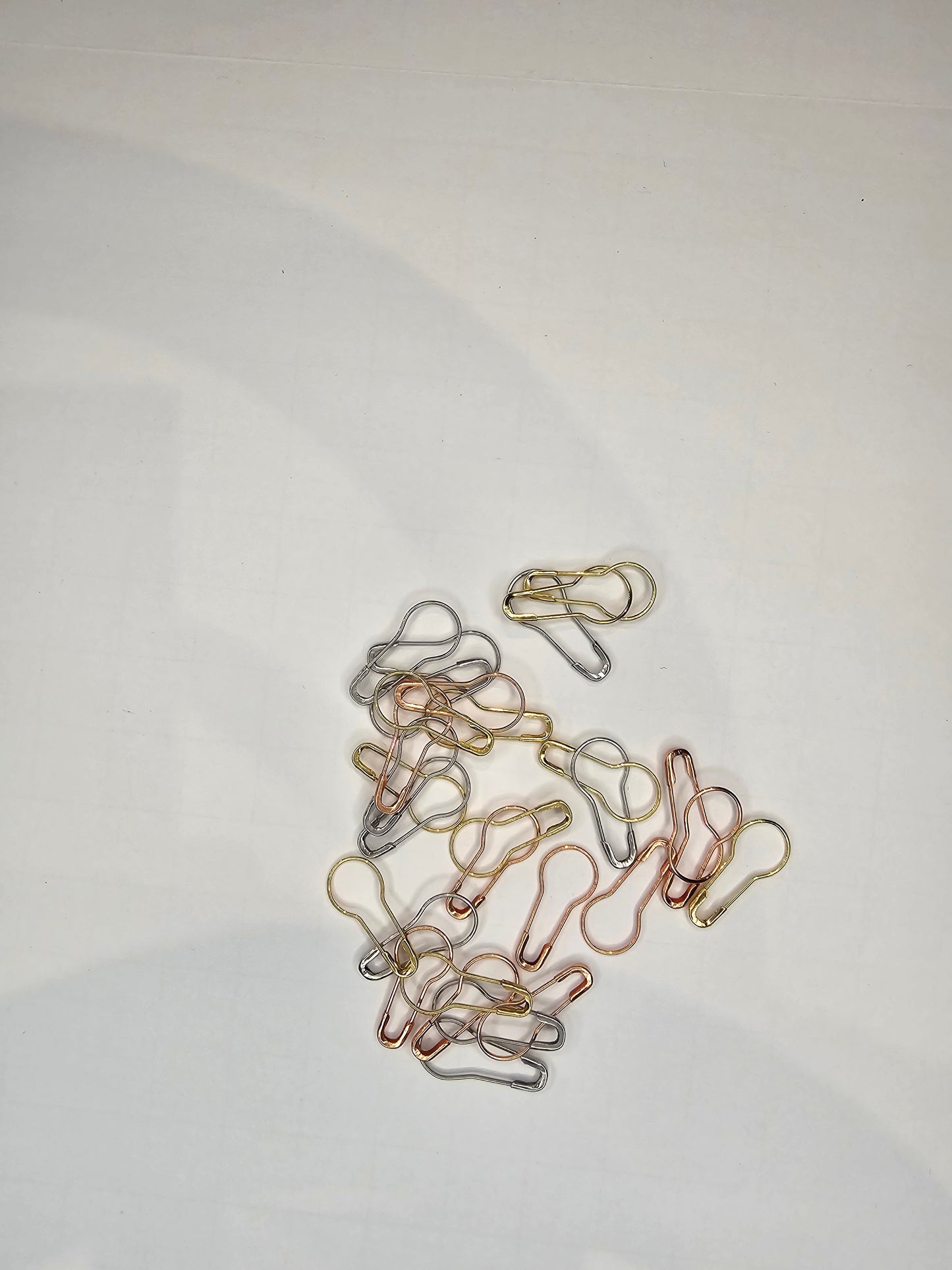 Knit Picks Metallic Locking Stitch Markers & Tin