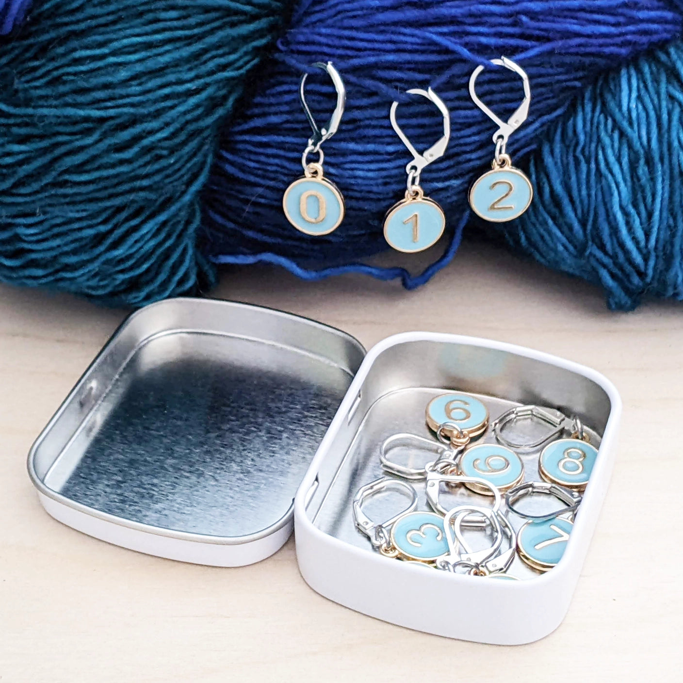 Numbers Locking Stitch Markers - Set of 10 with Storage Tin