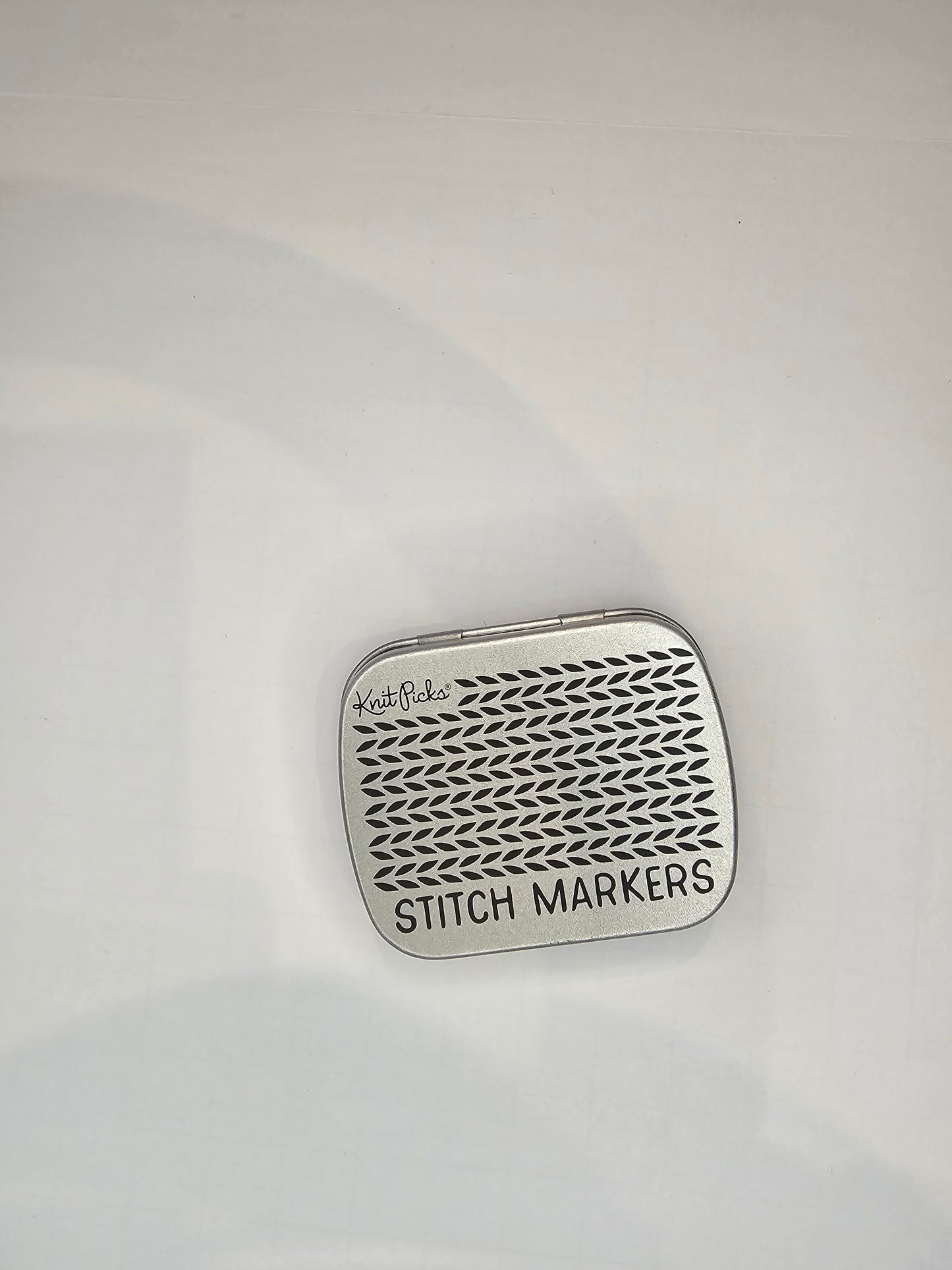 Knit Picks Metallic Locking Stitch Markers & Tin